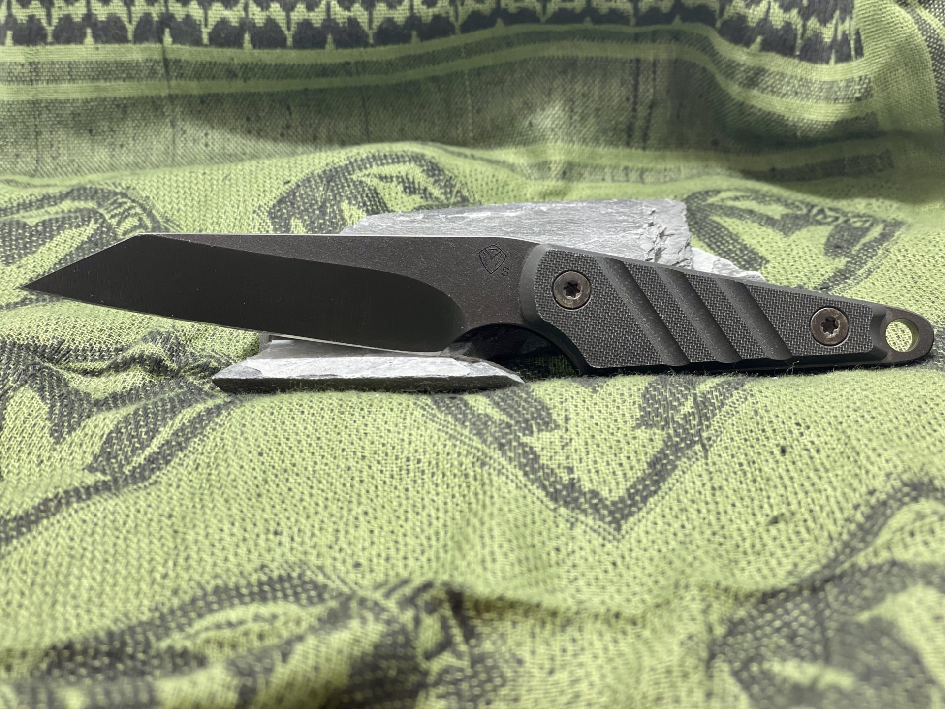 Medford Knife and Tool - MK114SPQ-08KB-SPQ3-Q4 - UDT-1 - Fixed Blade Knife - S35VN PVD G10 - G10 - Black - Image 5
