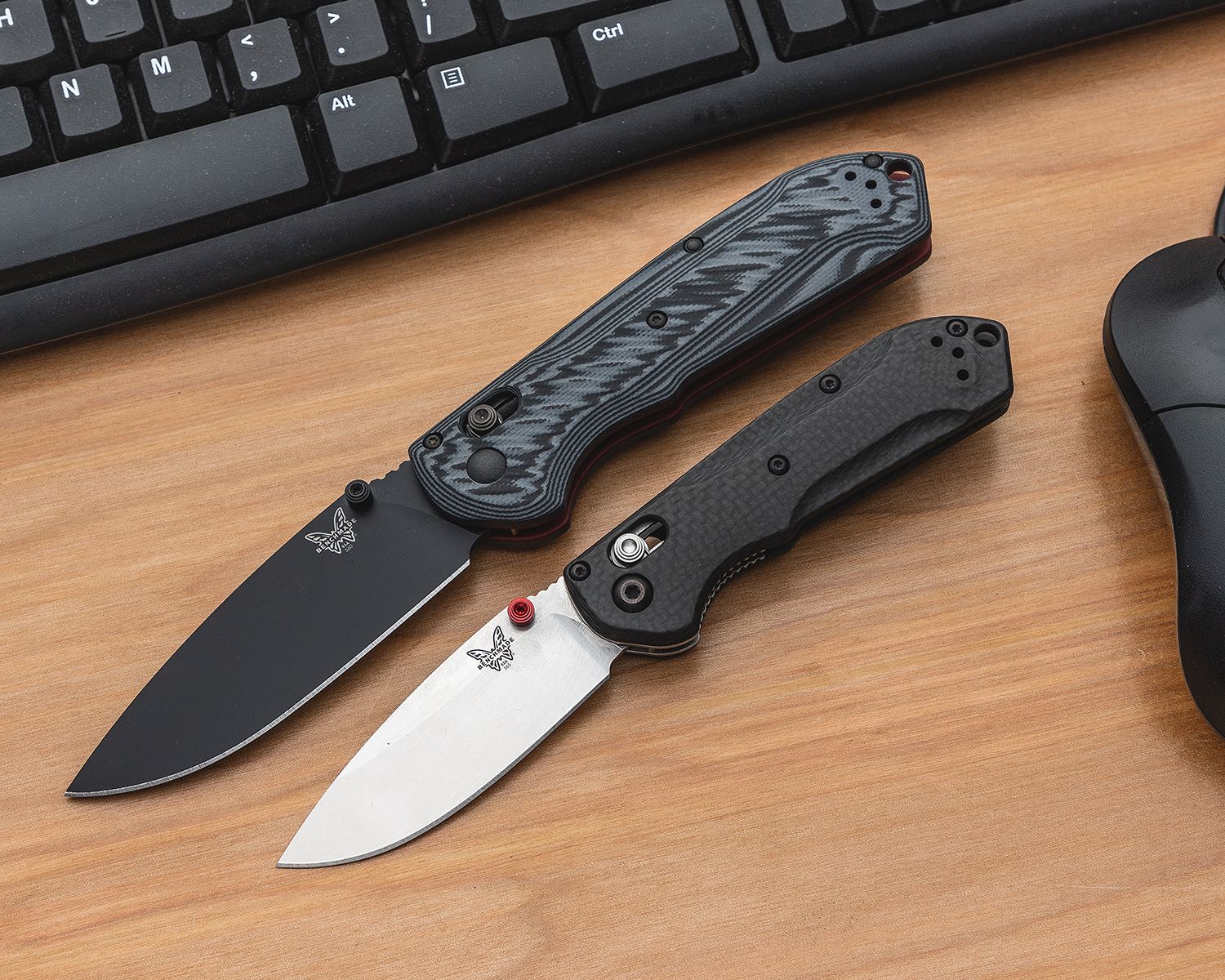 Benchmade - 565-1 - Mini Freek - Folding Knife - S90V Stonewash Drop Point - Carbon Fiber - Black - Image 10