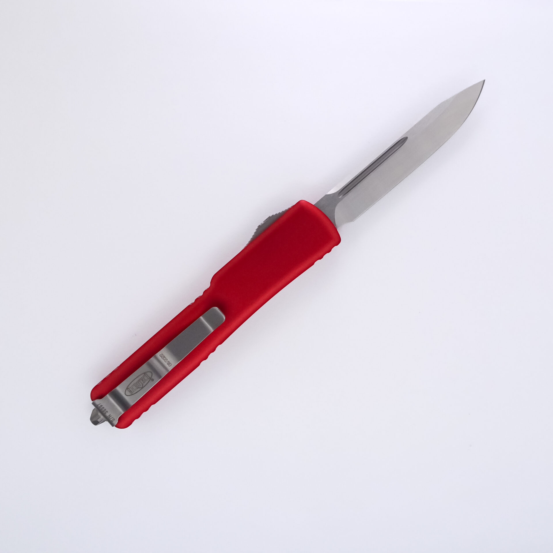 Microtech - 148-4RD - UTX-70 - OTF Auto - M390 Satin Drop Point - 6061-T6 Aluminum - Red - Image 2