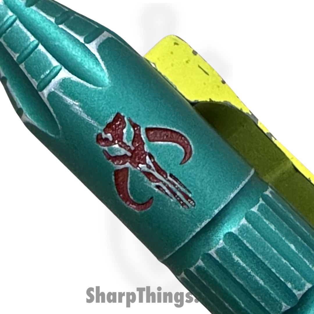Heretic Knives - H038-BOUNTY - Bounty Hunter Pen - Green Titanium with Red Logo and Yellow Ti Clip - Image 4