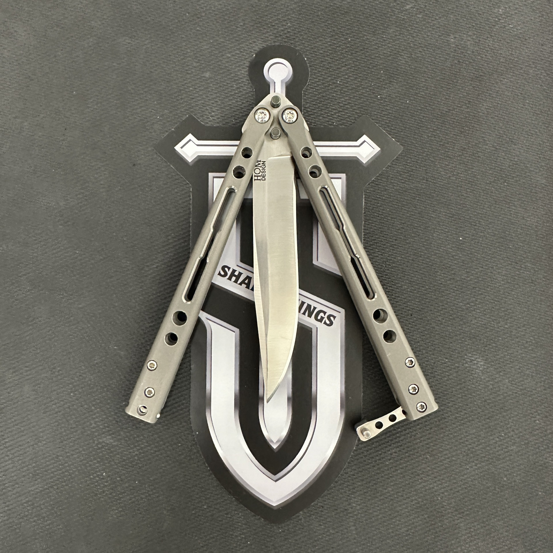 Hom Design - Pre-Owned - HOMSPETI - Specter - Satin S35VN Clip Point - 2 Tone Gray Titanium - Image 3