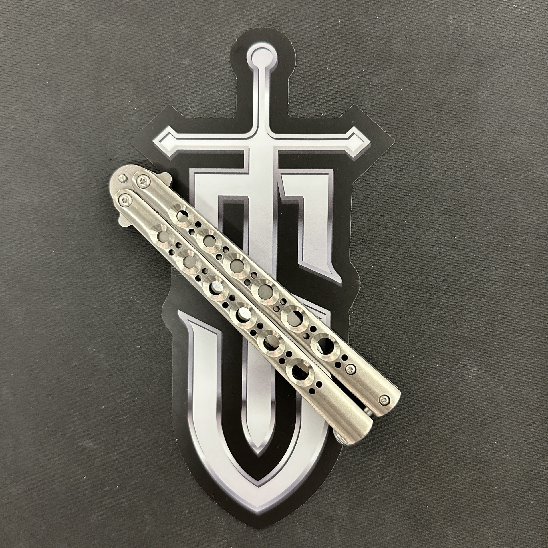 Benchmade Pre-Owned - 42PO - 42 Balisong Knife - Balisong - 154CM Weehawk Spear Point - Titanium - Spring Latch - Image 5