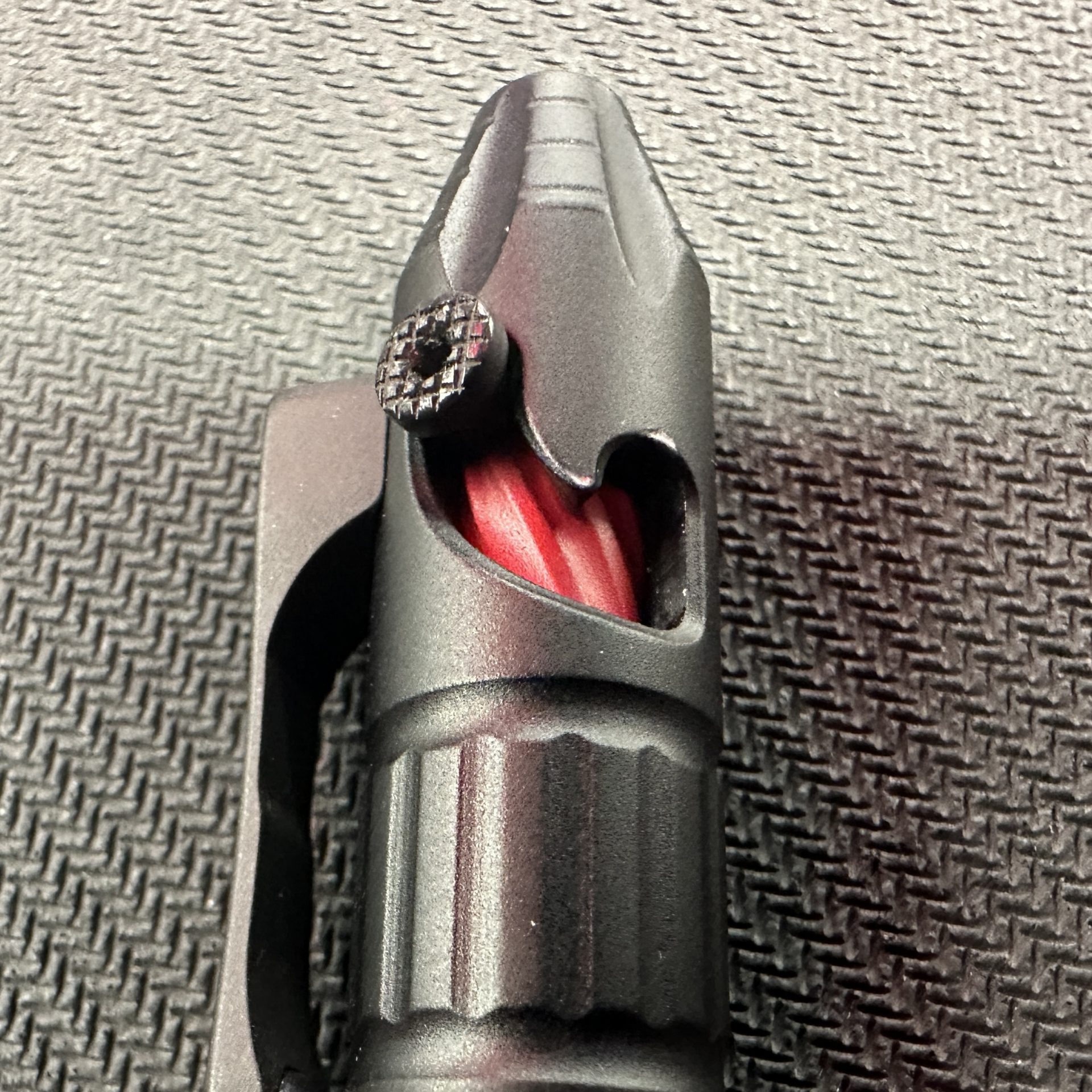 Heretic Knives - H038-PRED - BLEMISH -Thoth Predator Pen - DLC Titanium with Red Action and Predator Logo - - Image 3