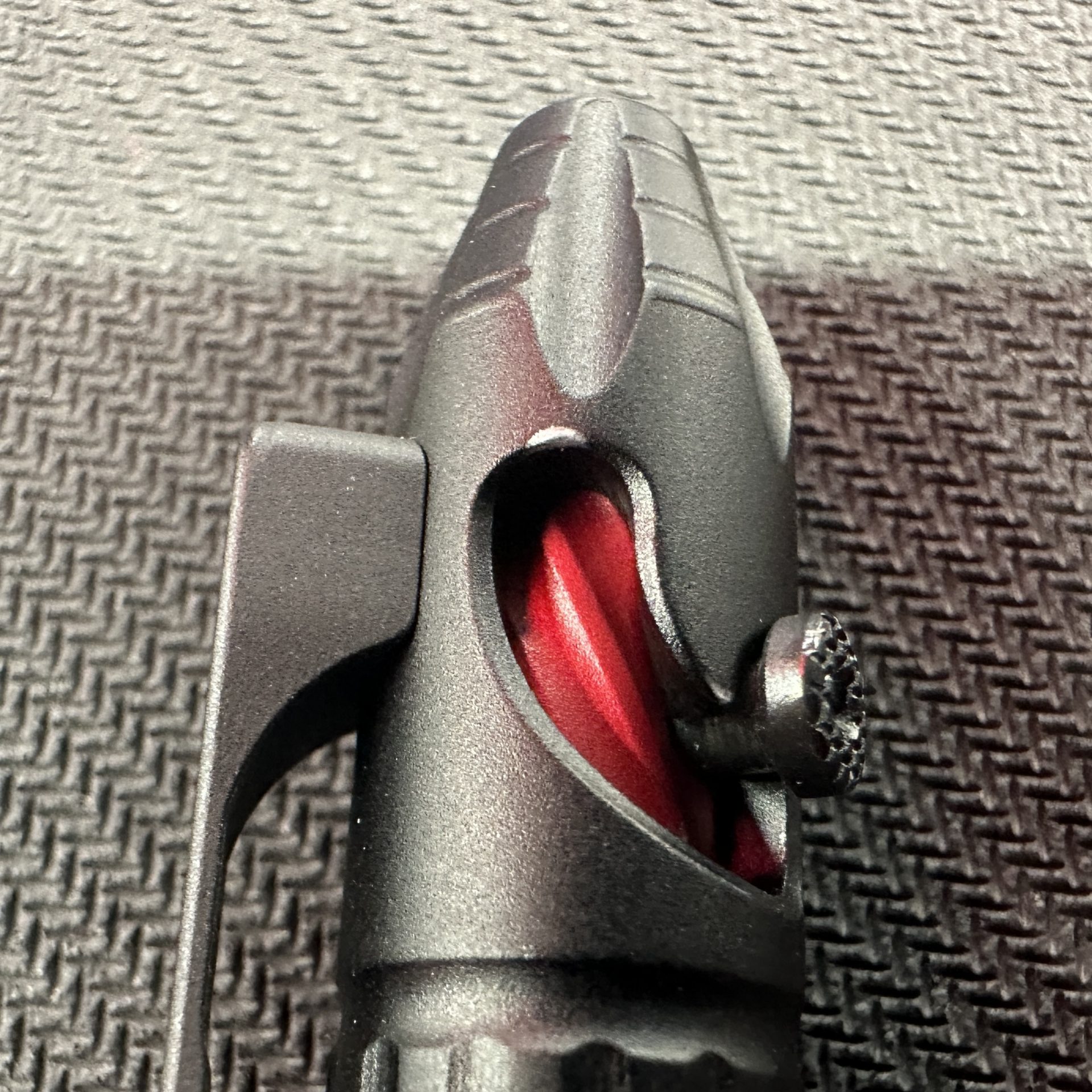 Heretic Knives - H038-PRED - BLEMISH -Thoth Predator Pen - DLC Titanium with Red Action and Predator Logo - - Image 2