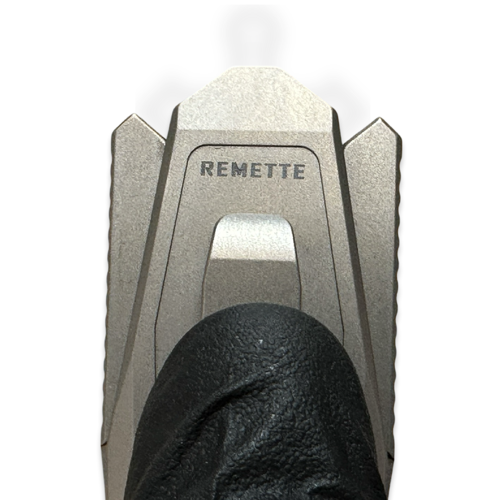Remette - ZL101A4 - RT Swordfish - OTF Gravity Knife - Clip Point M390 Satin/Blasted - Sleek Jigged Titanium w Carbon Fiber Inlay - Gray - Image 9