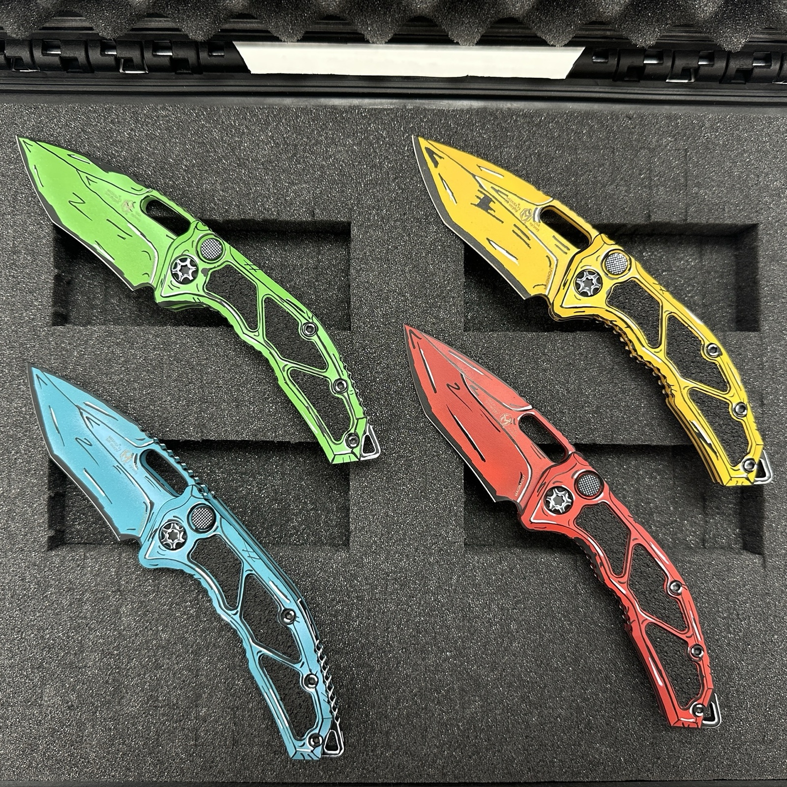 Heretic Knives - HO12-CS-BXS - Cel Shaded Medusa 4pc Box Set - Automatic Knife - MagnaCut - Recurve Tanto - Red, Turq, Yellow, Green