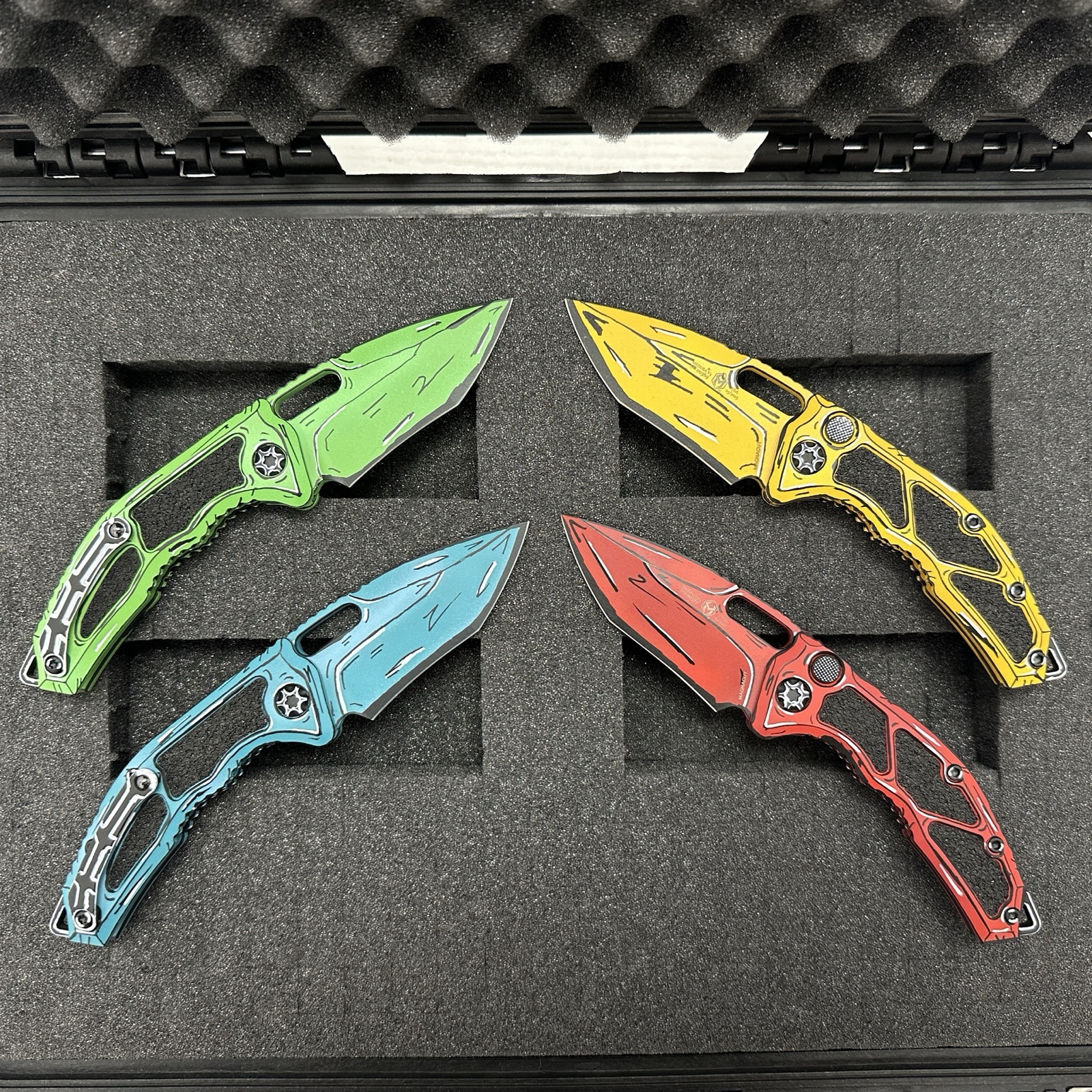 Heretic Knives - HO12-CS-BXS - Cel Shaded Medusa 4pc Box Set - Automatic Knife - MagnaCut - Recurve Tanto - Red, Turq, Yellow, Green - Image 3