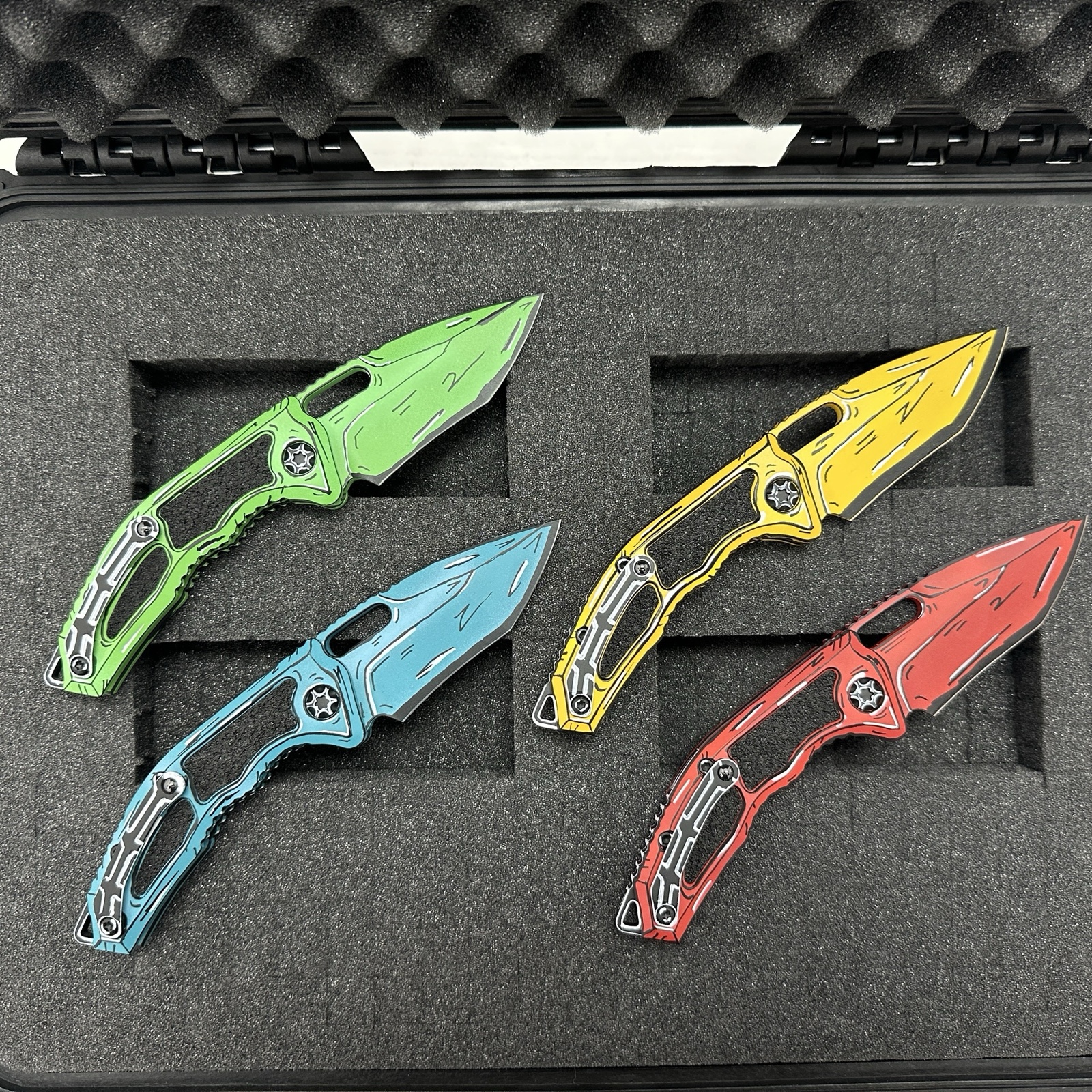 Heretic Knives - HO12-CS-BXS - Cel Shaded Medusa 4pc Box Set - Automatic Knife - MagnaCut - Recurve Tanto - Red, Turq, Yellow, Green - Image 4