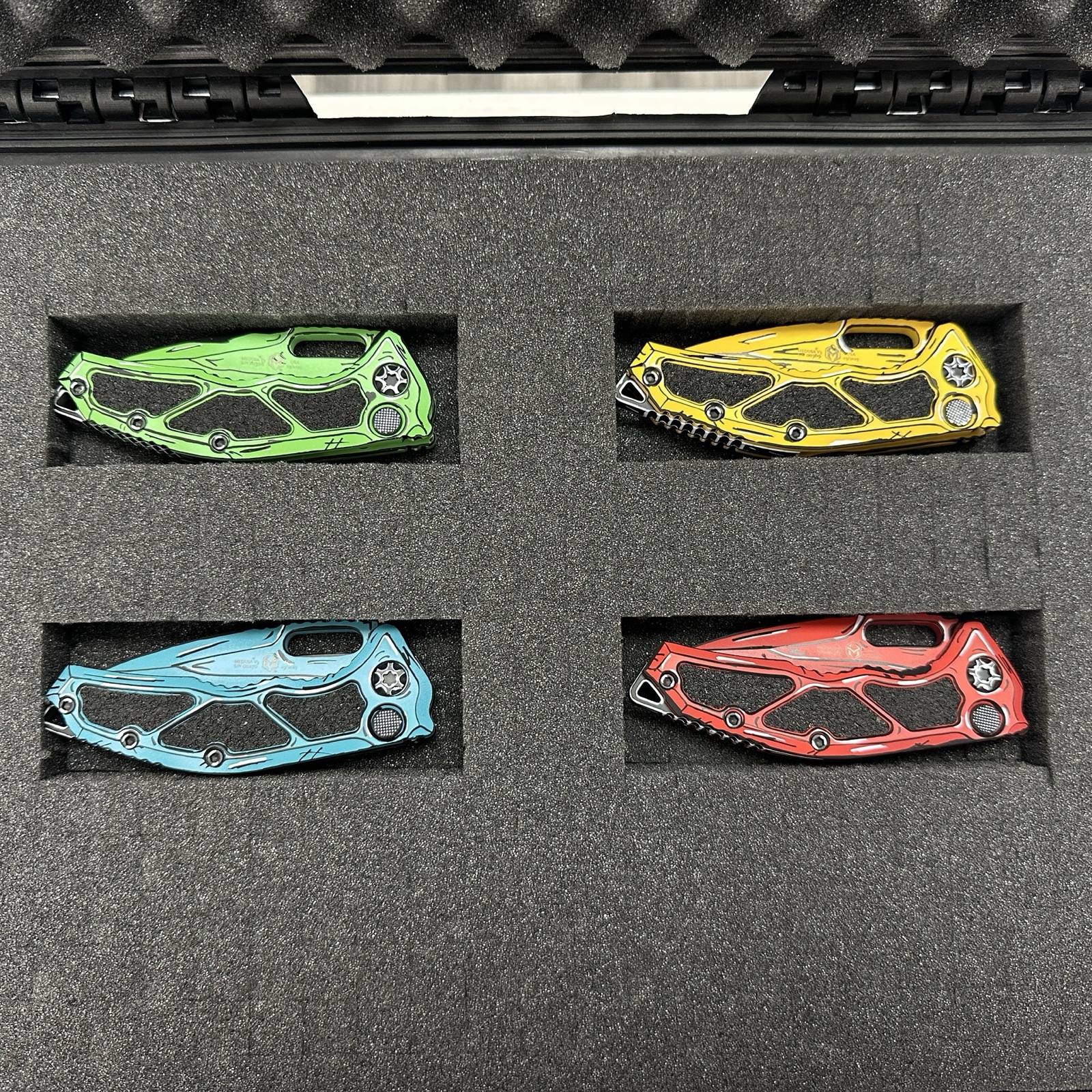 Heretic Knives - HO12-CS-BXS - Cel Shaded Medusa 4pc Box Set - Automatic Knife - MagnaCut - Recurve Tanto - Red, Turq, Yellow, Green - Image 6