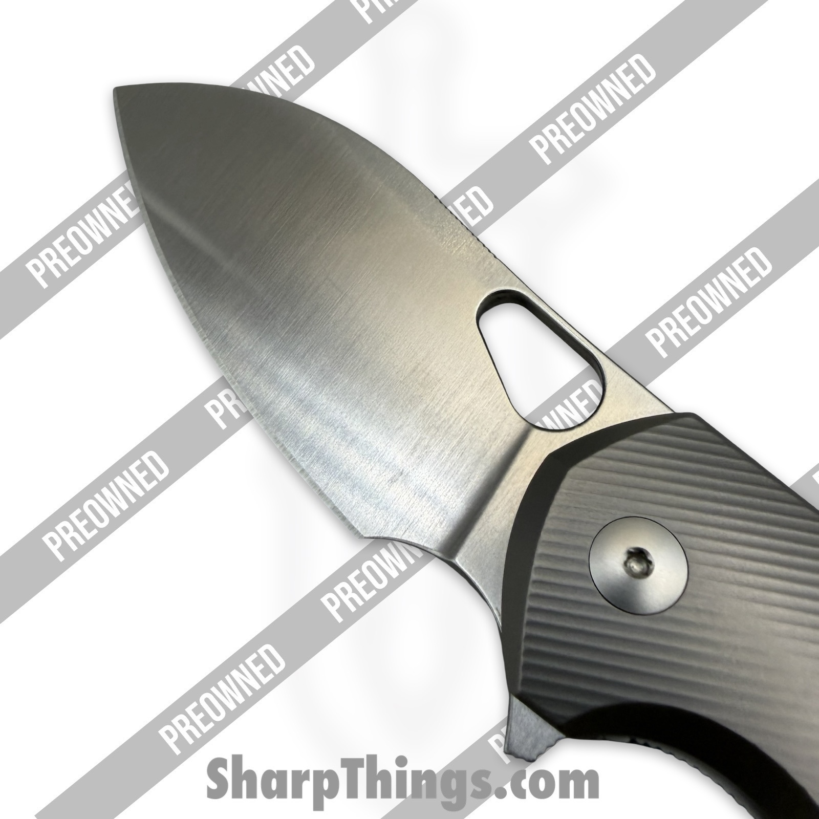 GiantMouse - POBIBLIO-XL-TITANIUM - Preowned Ace Biblio XL - Folding Knife - Vanadis Satin Sheepsfoot - Titanium - Grey|Brass - Image 4